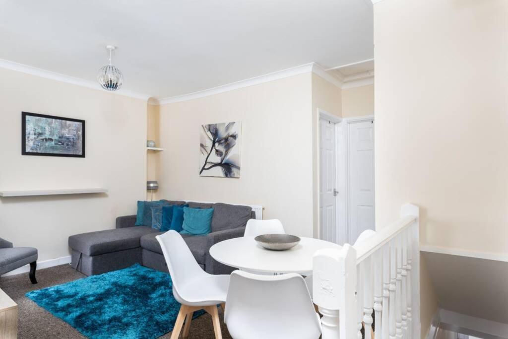 Sleeps 5, Smart Tv'S In Bedrooms Swansea Exteriör bild